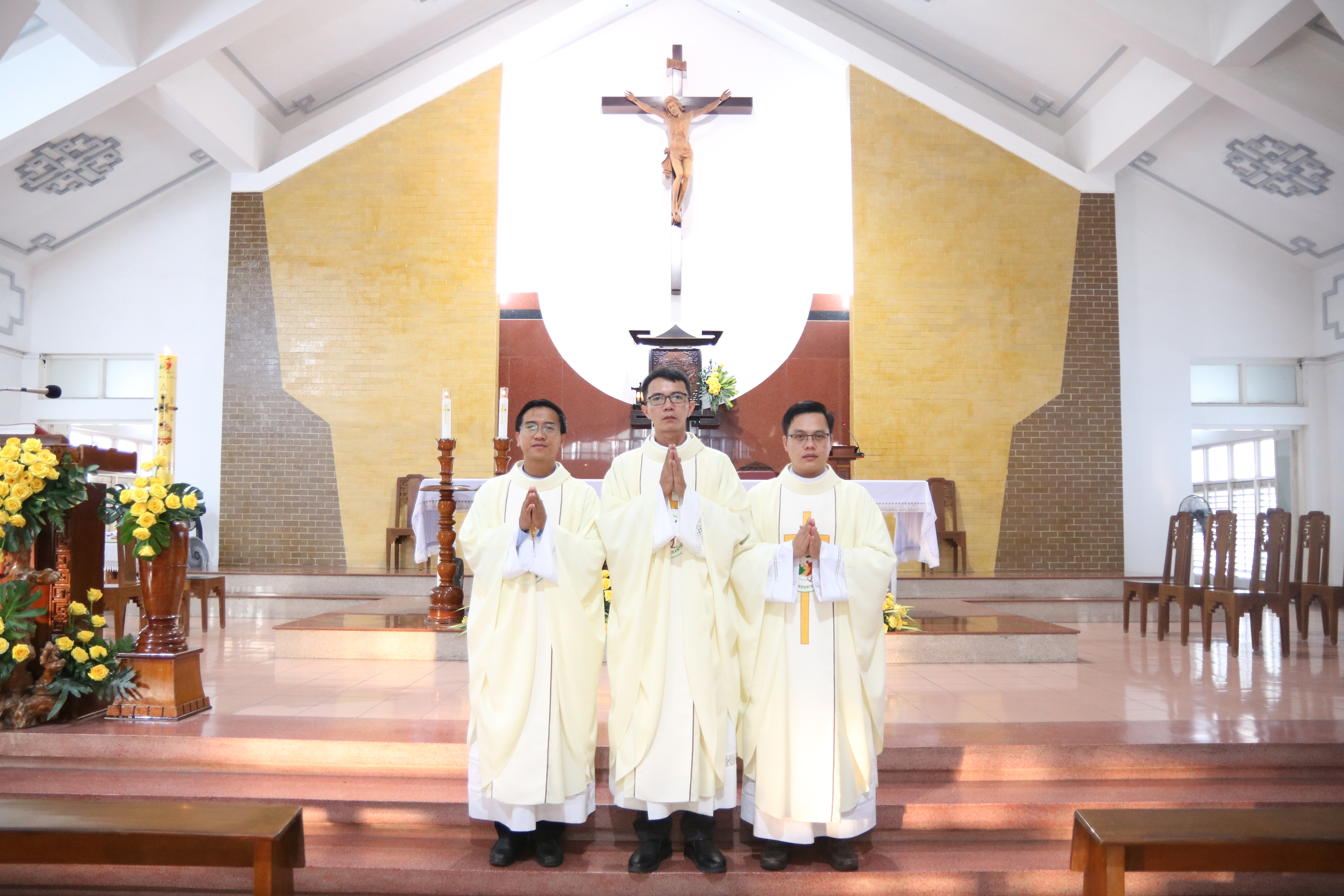 C&aacute;c T&acirc;n Linh Mục Gi&aacute;o Phận Qui Nhơn D&acirc;ng Th&aacute;nh Lễ Tạ Ơn Tại Đại Chủng Viện Sao Biển Nha Trang 